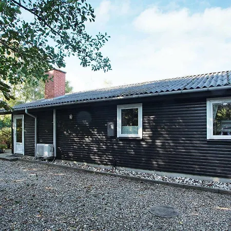 6 Person In Hemmet-by Traum